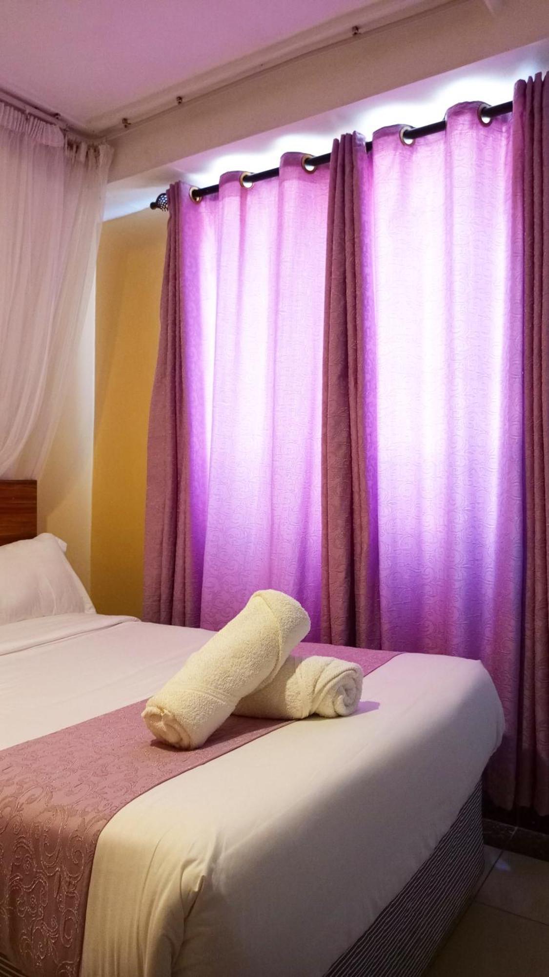 Savannah Paradise Hotel Makindu Exterior photo