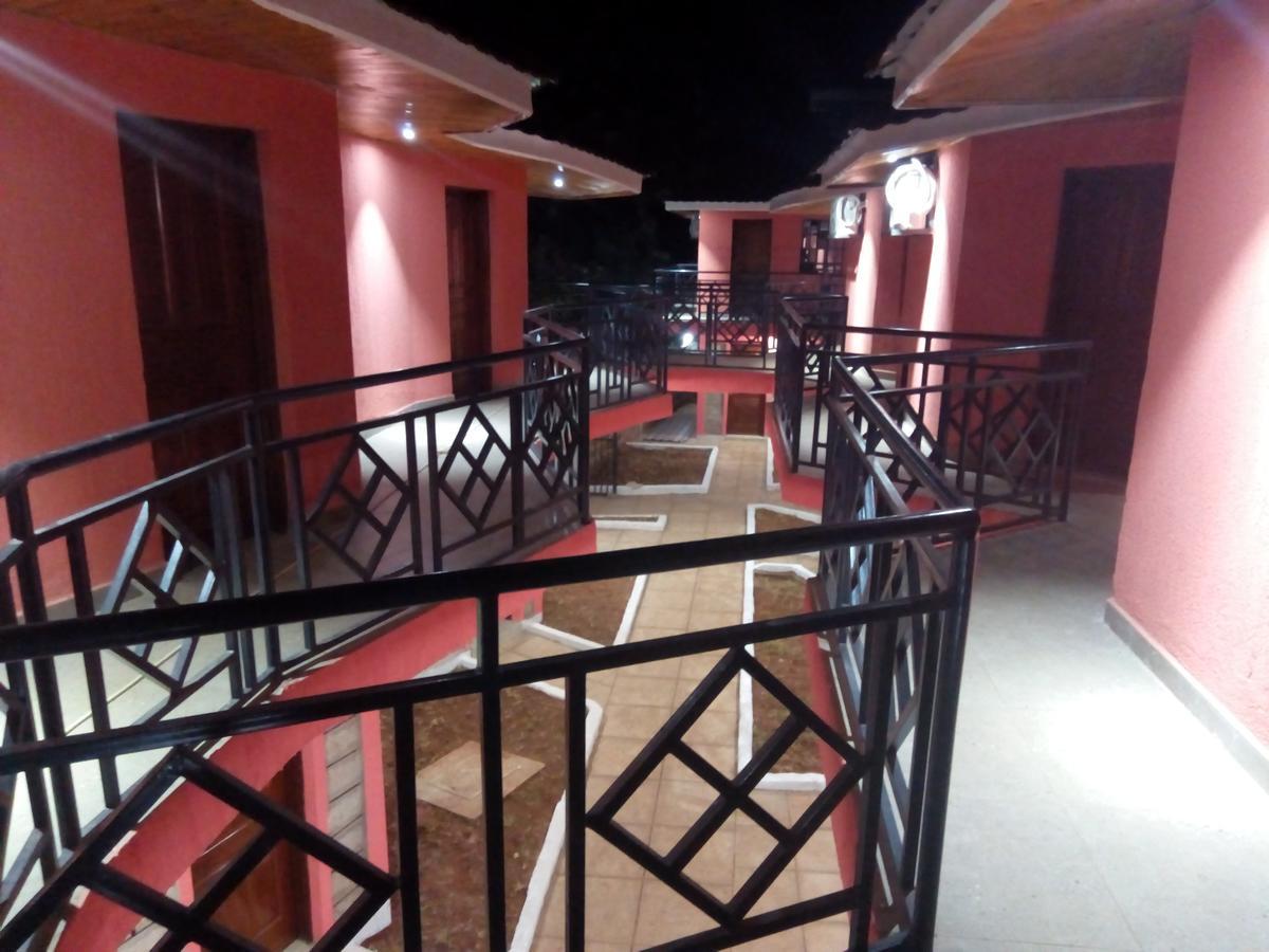 Savannah Paradise Hotel Makindu Exterior photo